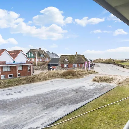 2 Bedroom Stunning In Апартаменты Фанё